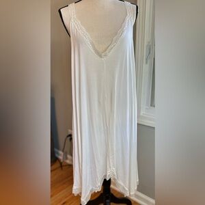 POL cream Lace trim V neck Slip Uneven hemline Medium